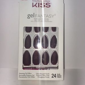 Ready to wear gel nails
